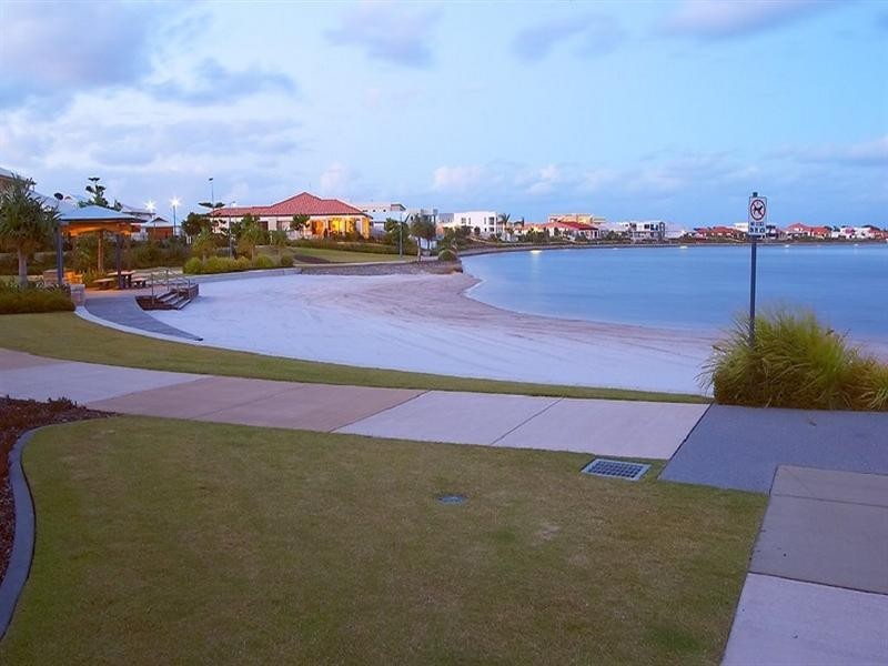 8 Antigua Court, Parrearra QLD 4575