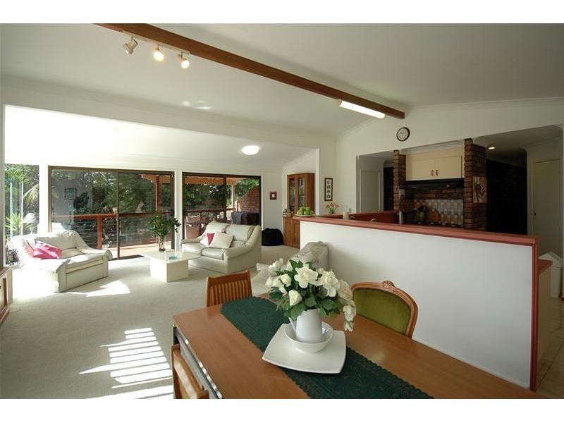 4 Hyden Court, Elanora QLD 4221