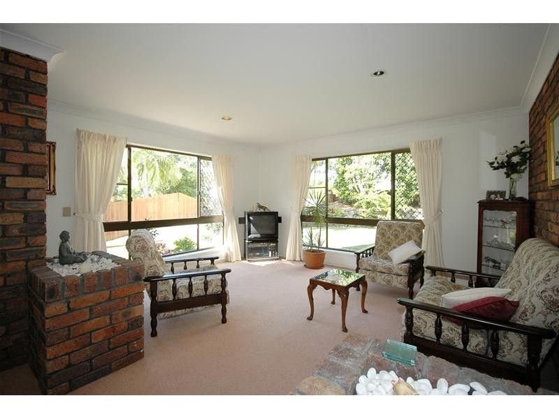 4 Hyden Court, Elanora QLD 4221