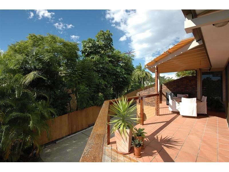 4 Hyden Court, Elanora QLD 4221