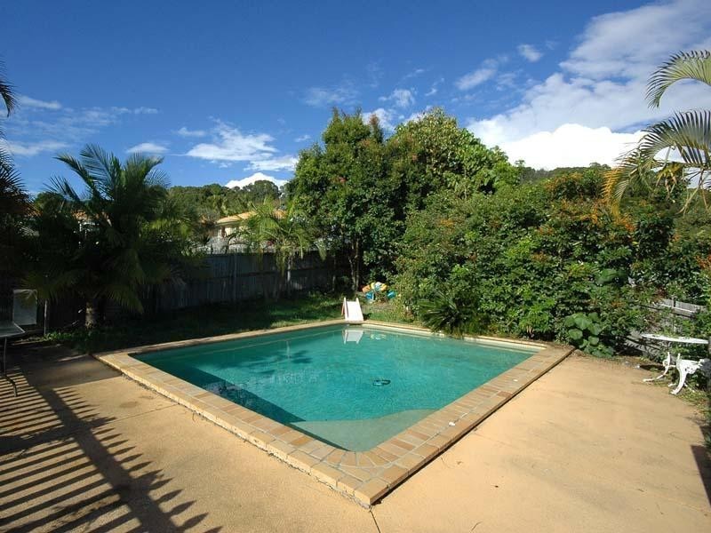 6 Helena Place, Banora Point NSW 2486