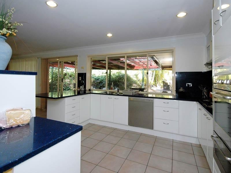 6 Helena Place, Banora Point NSW 2486