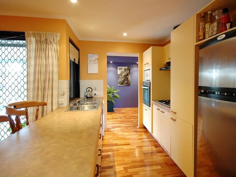 16 Darnel Street, Elanora QLD 4221