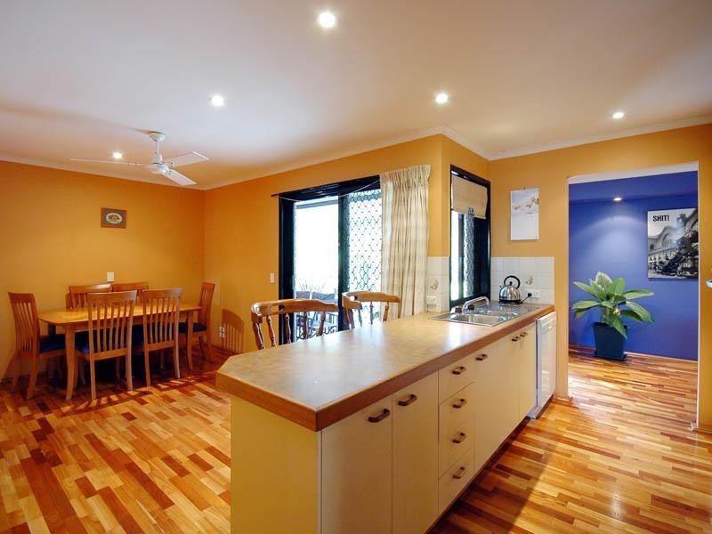 16 Darnel Street, Elanora QLD 4221