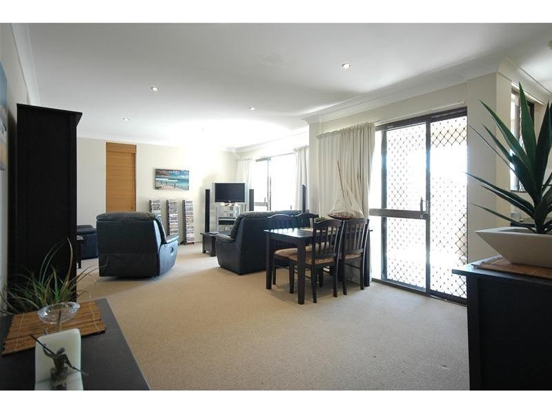 4/7 Nyrang Avenue, Palm Beach QLD 4221