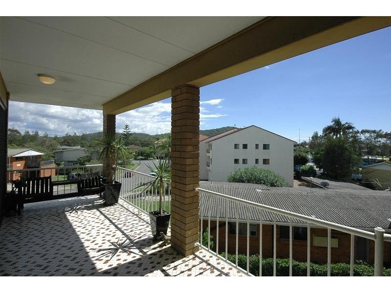 4/7 Nyrang Avenue, Palm Beach QLD 4221