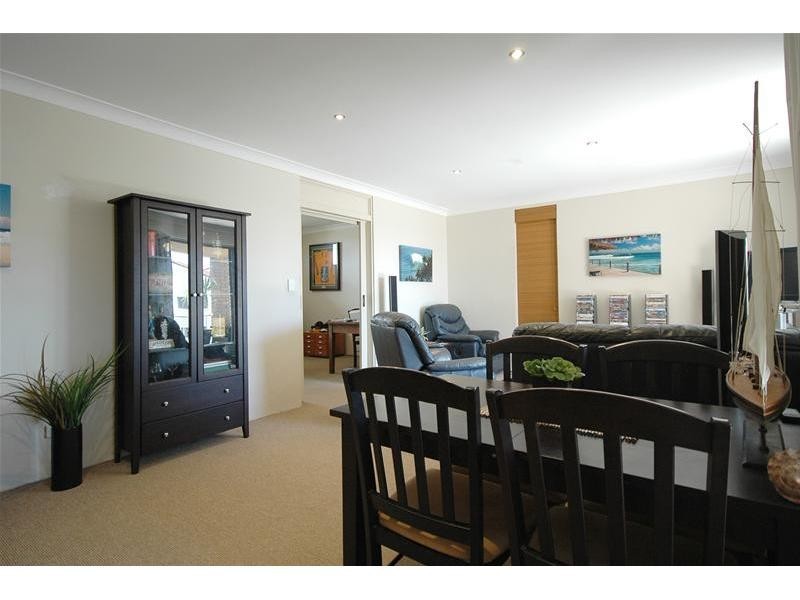 4/7 Nyrang Avenue, Palm Beach QLD 4221