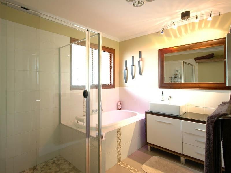 183 Simpsons Road, Elanora QLD 4221