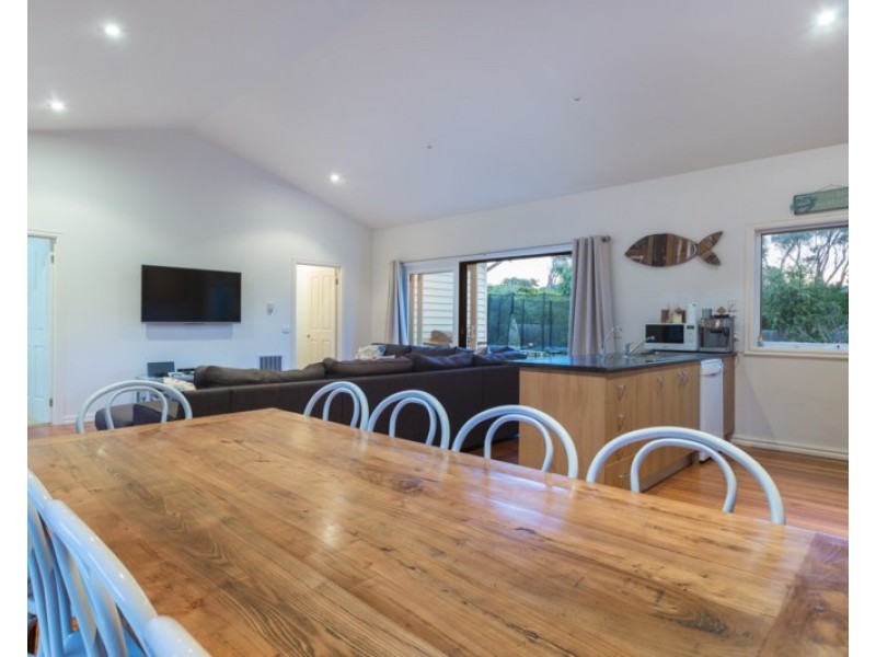 16 Rosina Street, Rye VIC 3941