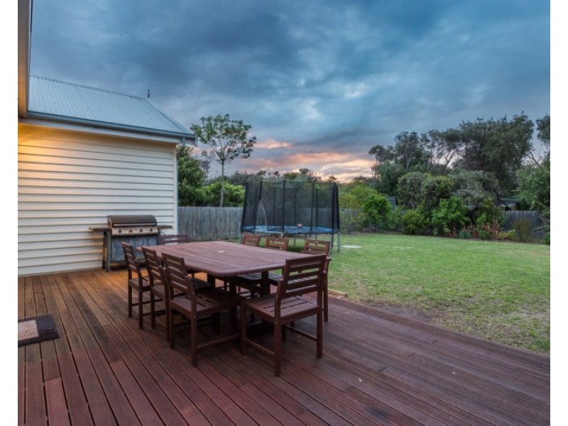 16 Rosina Street, Rye VIC 3941