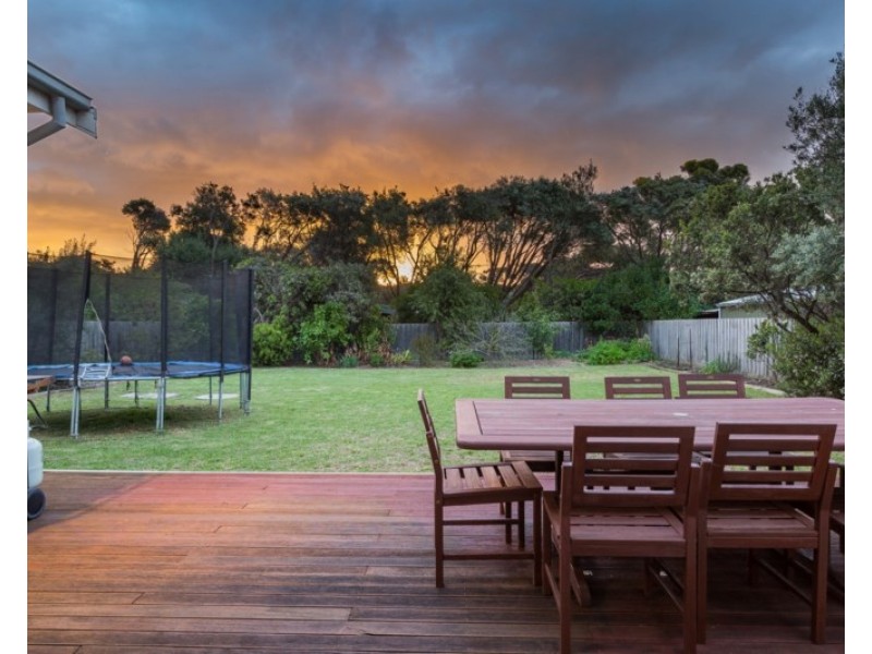 16 Rosina Street, Rye VIC 3941