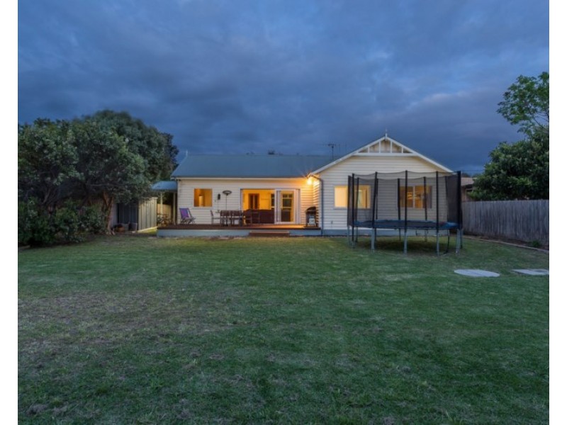 16 Rosina Street, Rye VIC 3941