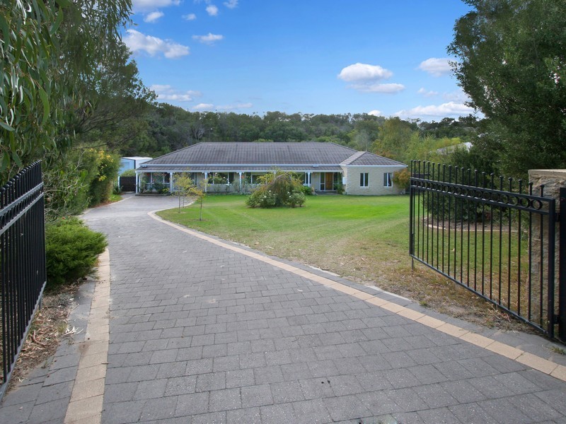 10 Bethany Close, Rye VIC 3941