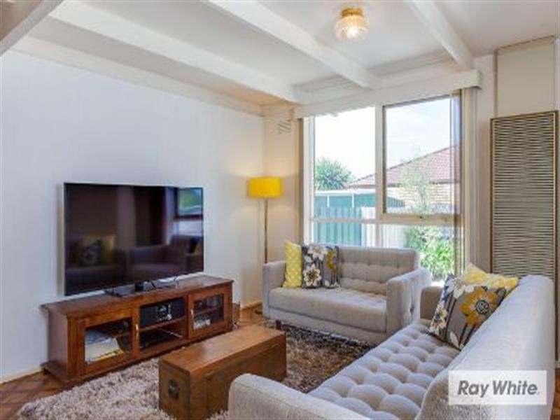 18 Meadow Avenue, Rye VIC 3941