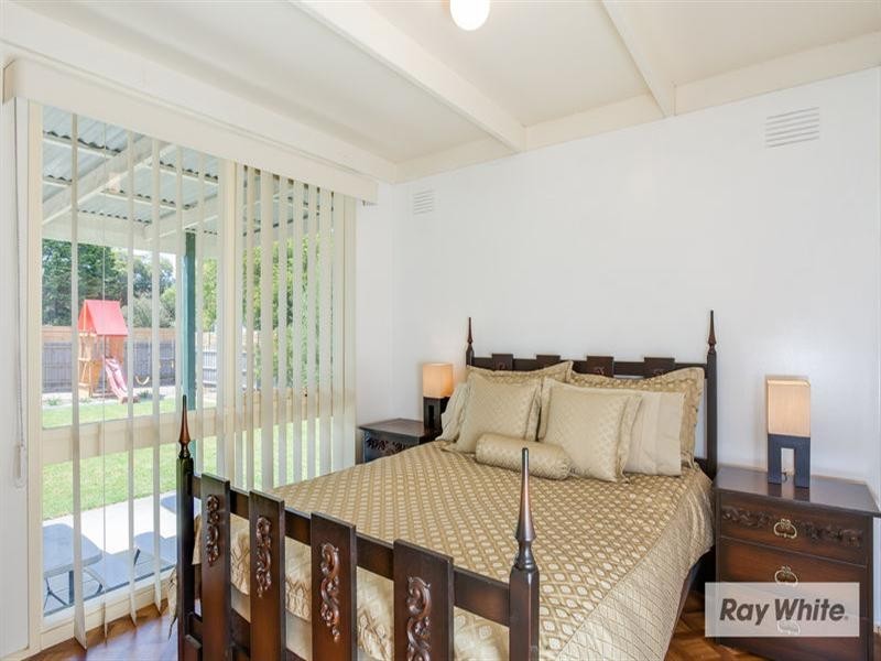 18 Meadow Avenue, Rye VIC 3941