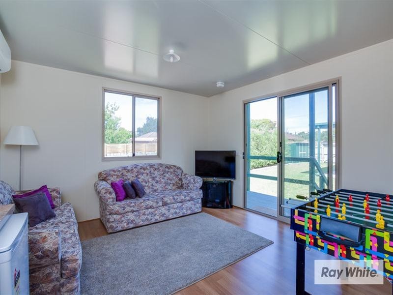 18 Meadow Avenue, Rye VIC 3941