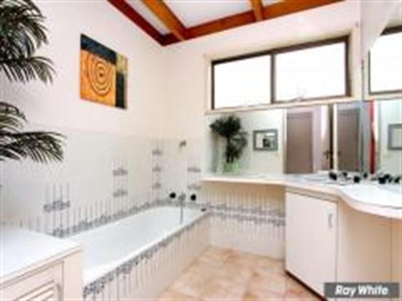 16 Lucien Road, Rye VIC 3941