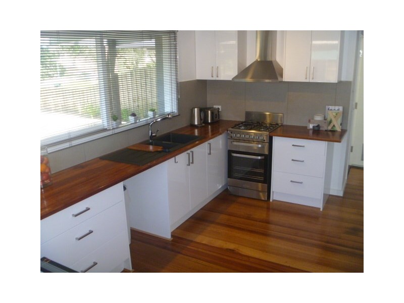 181 Sixth Avenue, Rosebud VIC 3939