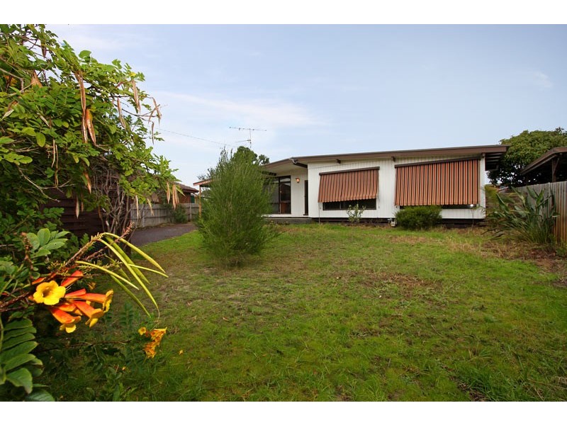 45 Mawarra Avenue, Rosebud West VIC 3940