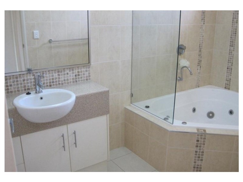 24 Greenock Way, Brinsmead QLD 4870