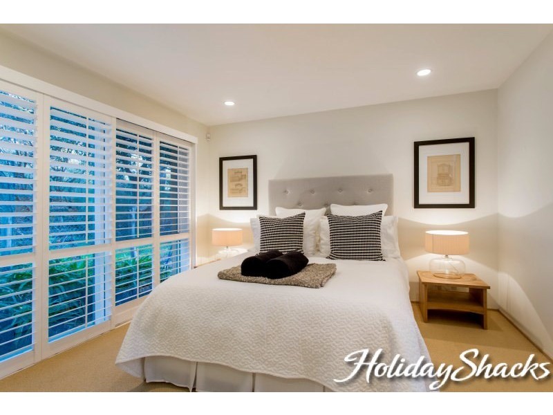 1 Lawrence Grove, Portsea VIC 3944