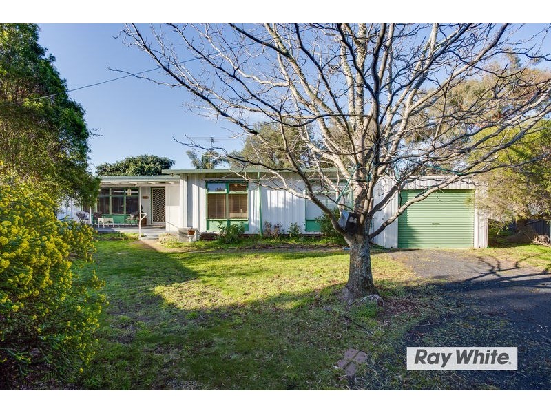 84 Broadway, Rosebud West VIC 3940