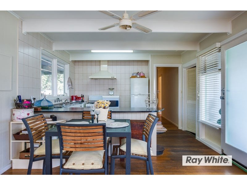 84 Broadway, Rosebud West VIC 3940