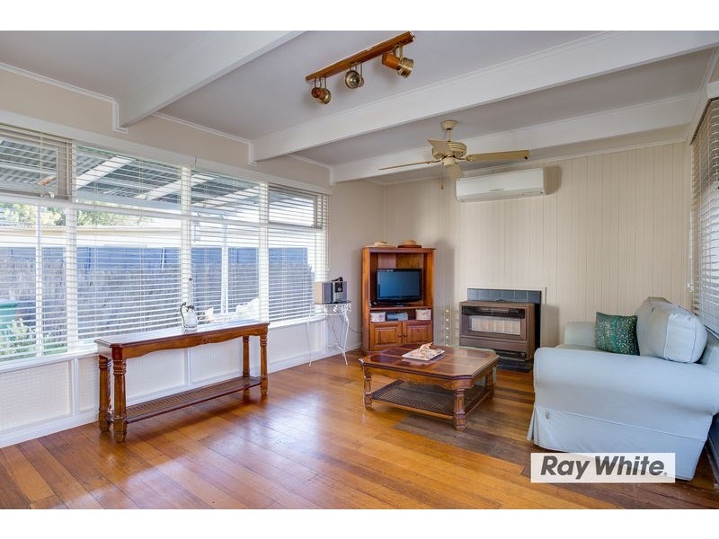 84 Broadway, Rosebud West VIC 3940