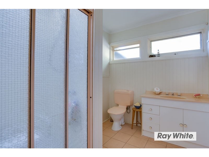 84 Broadway, Rosebud West VIC 3940