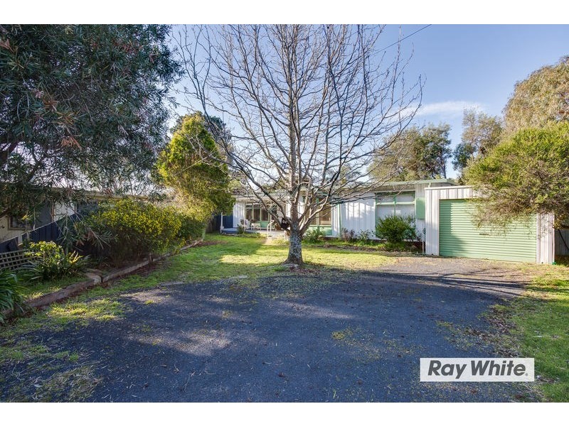 84 Broadway, Rosebud West VIC 3940