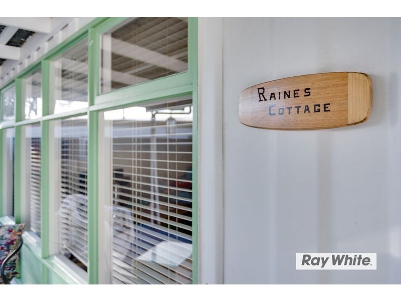 84 Broadway, Rosebud West VIC 3940