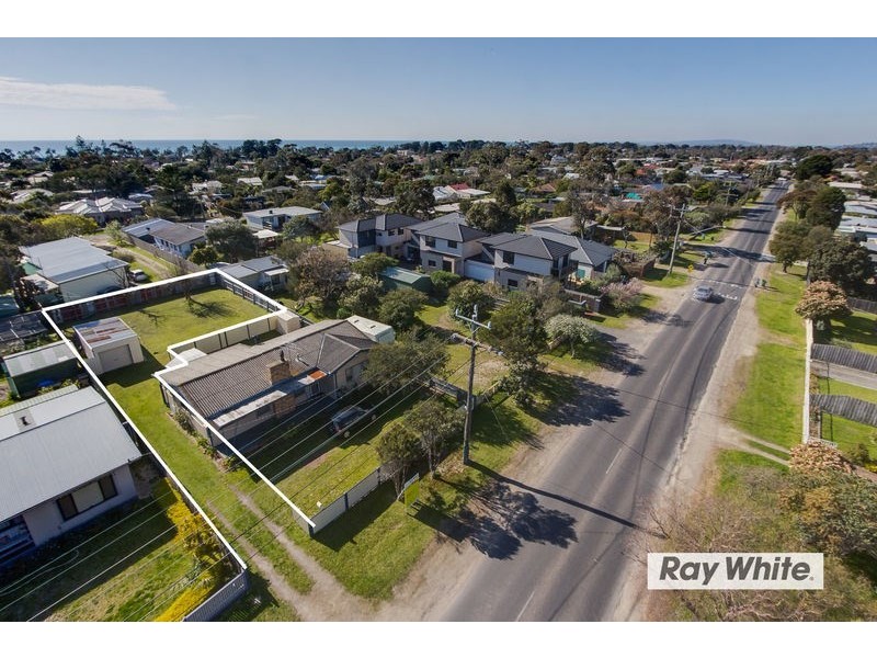 32A Broadway, Rosebud West VIC 3940