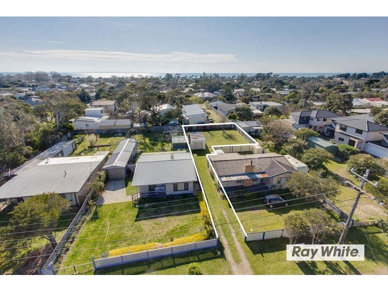 32A Broadway, Rosebud West VIC 3940