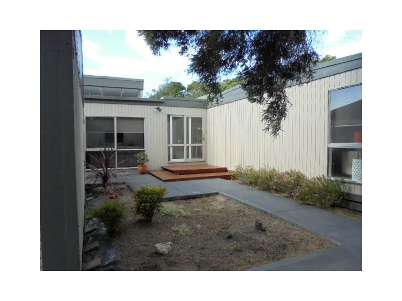 18 Peter Street, Rye VIC 3941