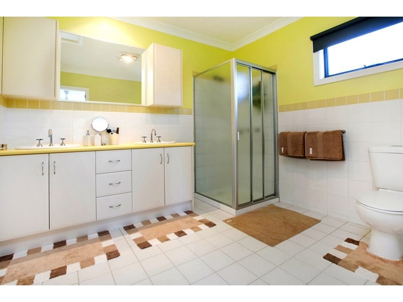 8 Yoorala Road, Rye VIC 3941