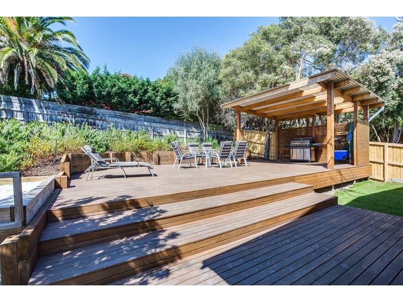 15 Roslyn Avenue, Rye VIC 3941