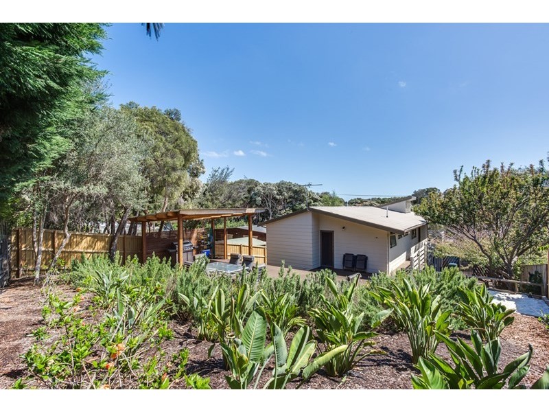 15 Roslyn Avenue, Rye VIC 3941