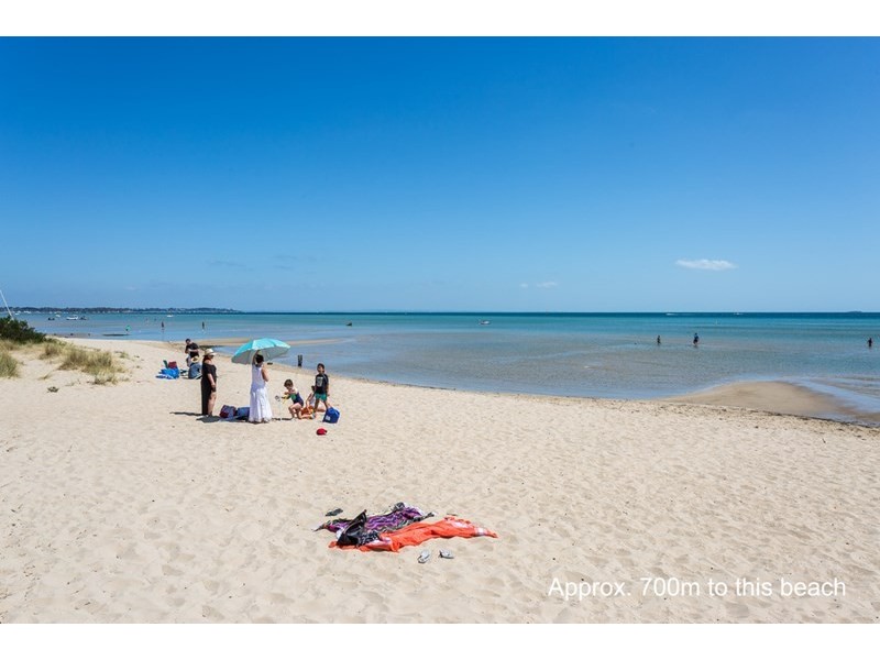 15 Roslyn Avenue, Rye VIC 3941