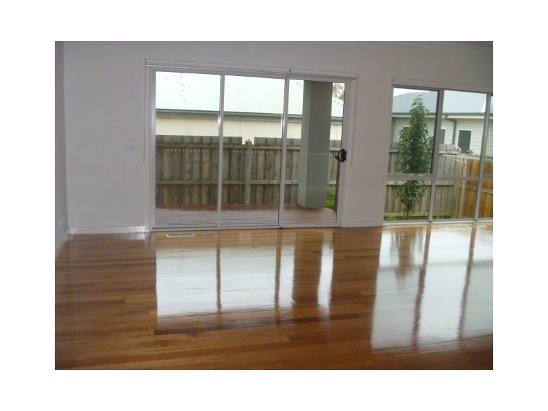 2/6 Banks Street, Mccrae VIC 3938