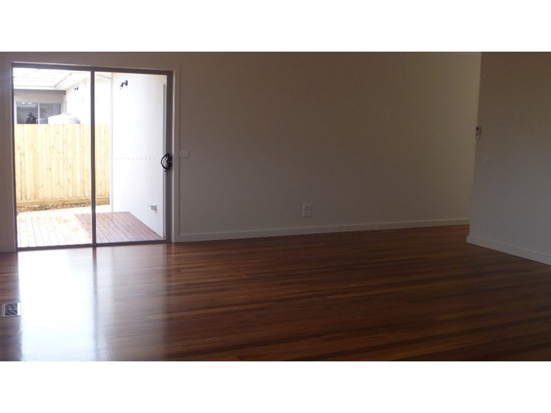 2/6 Banks Street, Mccrae VIC 3938