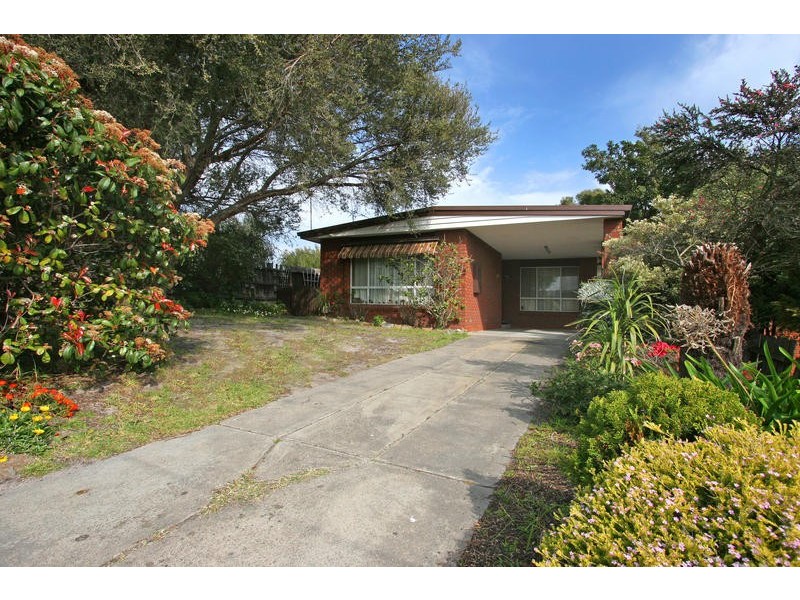 126 Eighth Avenue, Rosebud VIC 3939