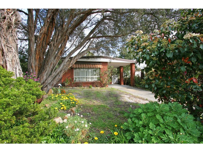 126 Eighth Avenue, Rosebud VIC 3939