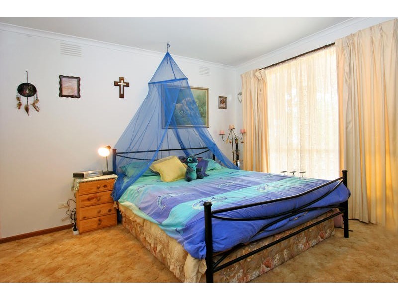 126 Eighth Avenue, Rosebud VIC 3939