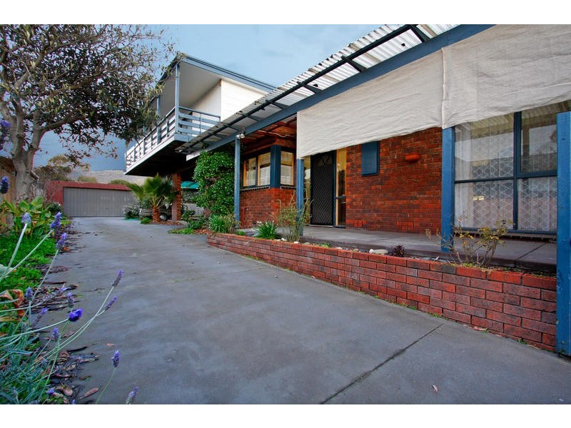 11 Overlea Avenue, Rosebud VIC 3939