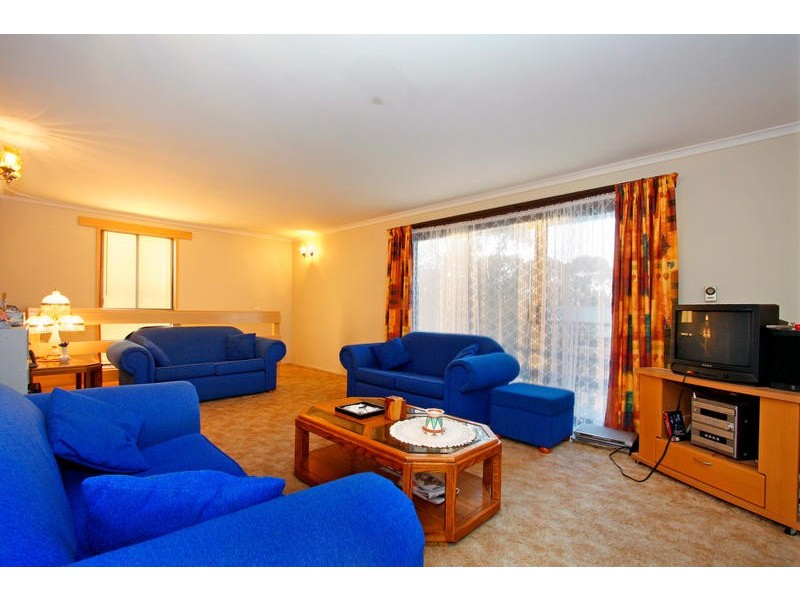 11 Overlea Avenue, Rosebud VIC 3939