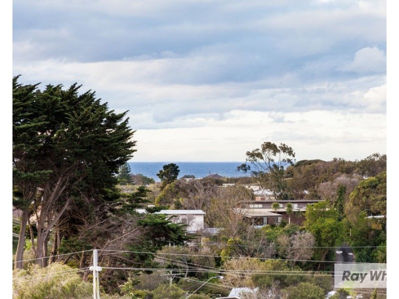 8 Croanna Street, Rye VIC 3941