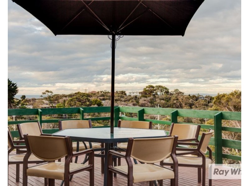 8 Croanna Street, Rye VIC 3941