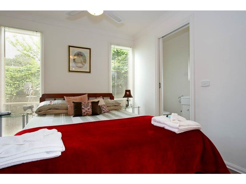 18 Lyon Street, Rosebud VIC 3939