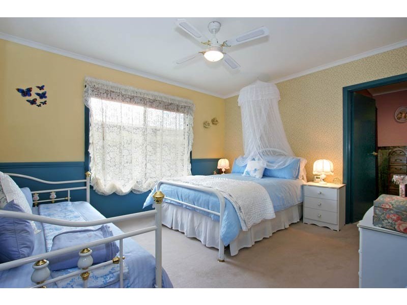18 Lyon Street, Rosebud VIC 3939