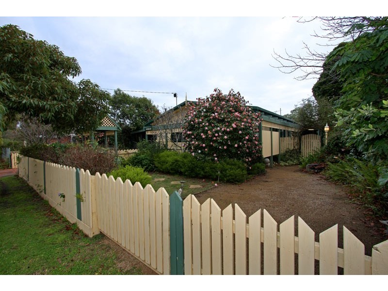 18 Lyon Street, Rosebud VIC 3939